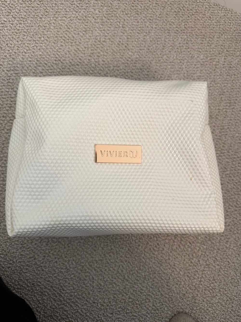 Vivieri White Textured Cosmetic Case with Rose Gold Logo Plaque